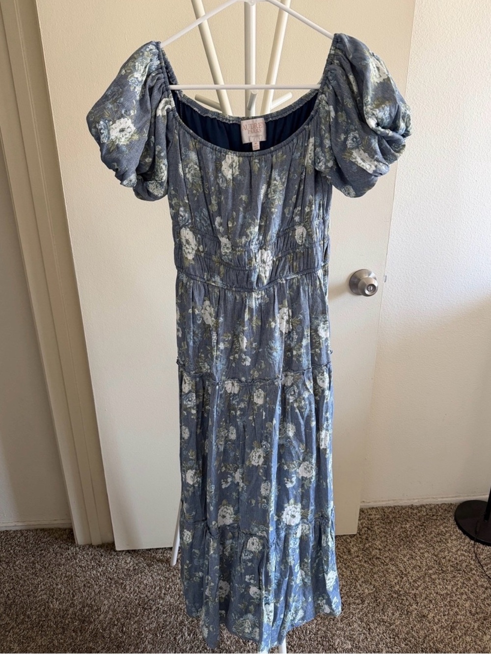 Francesca's Collections Blue Floral Midi Dress with Puff Sleeves